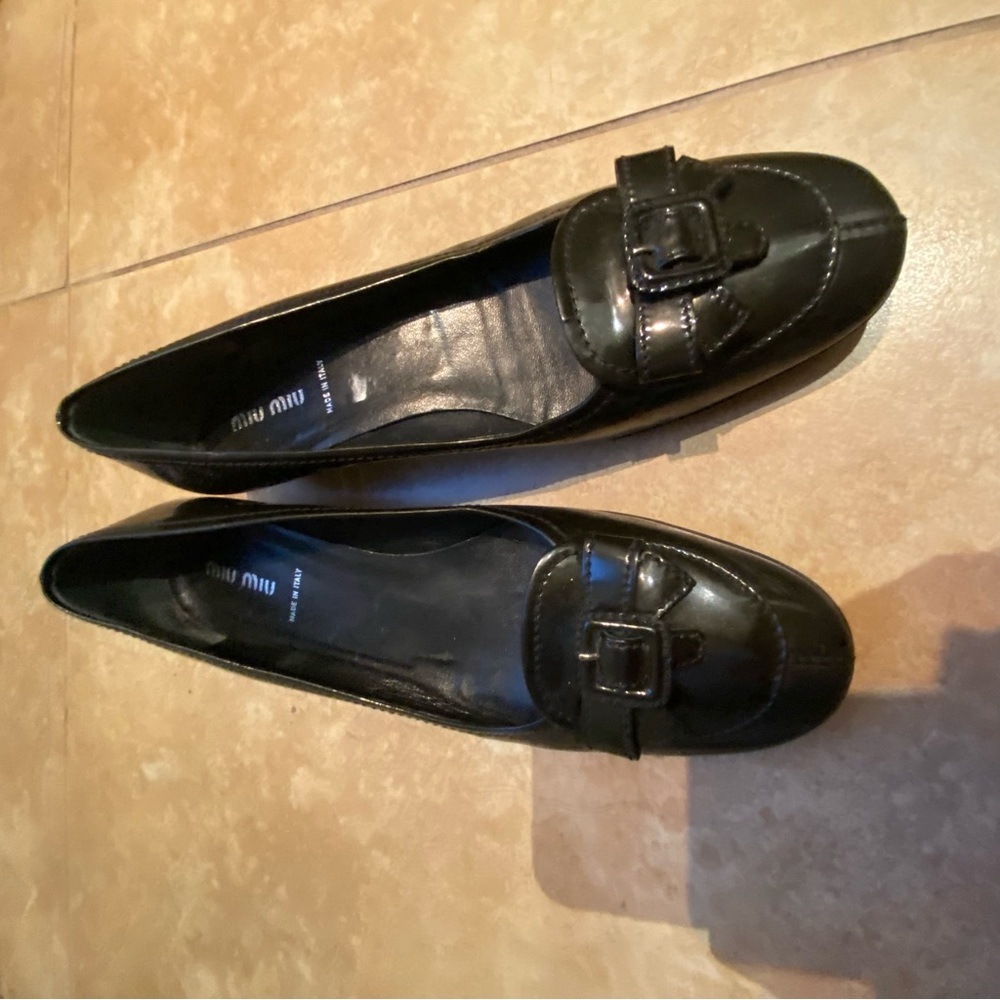 SOLD Miu Miu Charcoal Grey Patent Leather Loafer Flats Size 38 - Picture 3 of 10